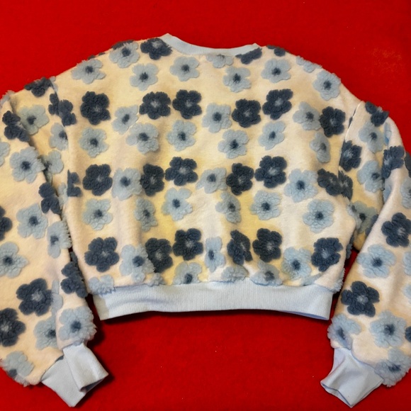 Maison de syndrome x Dress mafia white & blue 3D flowers brushed sweatshirt NWT - Picture 10 of 14